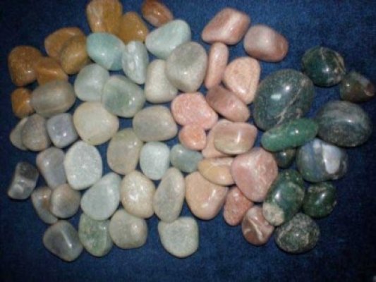 Expoziţie de pietre preţioase şi semipreţioase